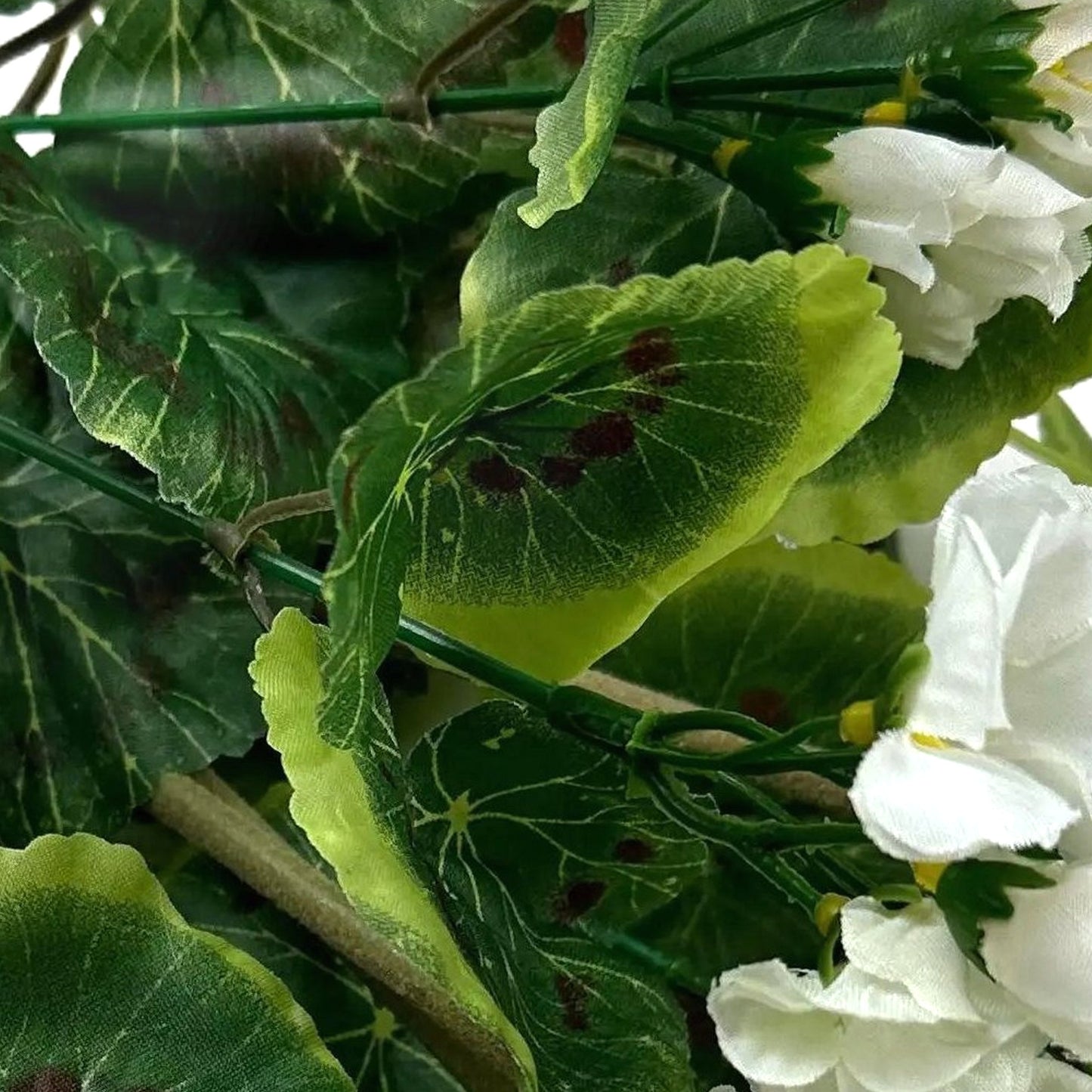 Artificial Geranium Bush With Cream Flowers 38cm