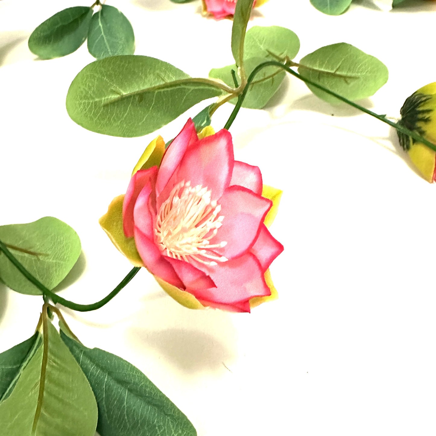 Artificial Water Lily Garland