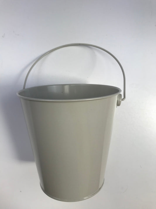 Cream Metal Bucket With Handle 13cm
